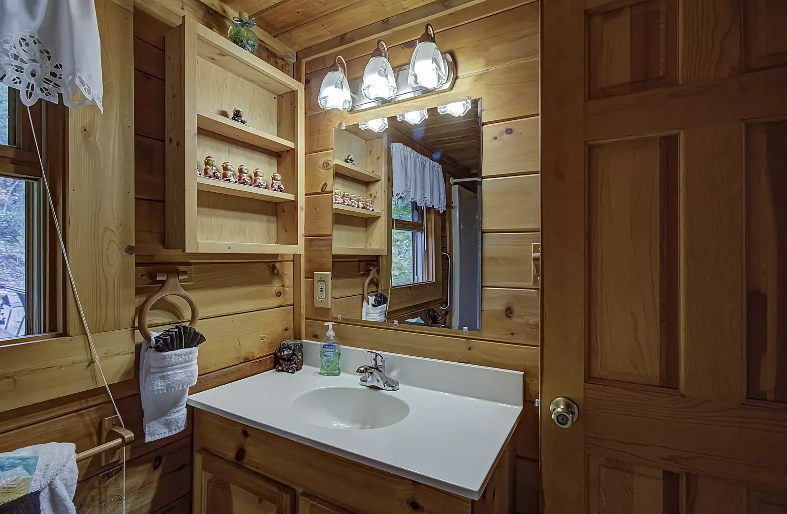 Old Flames Candles in Craftsman Valley at Dollywood offers wonderful smelling candles - a wonderful addition to your collection of candles.